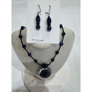 Beautiful art glass & bead statement 19” necklace w/ 2” extender & earring set.